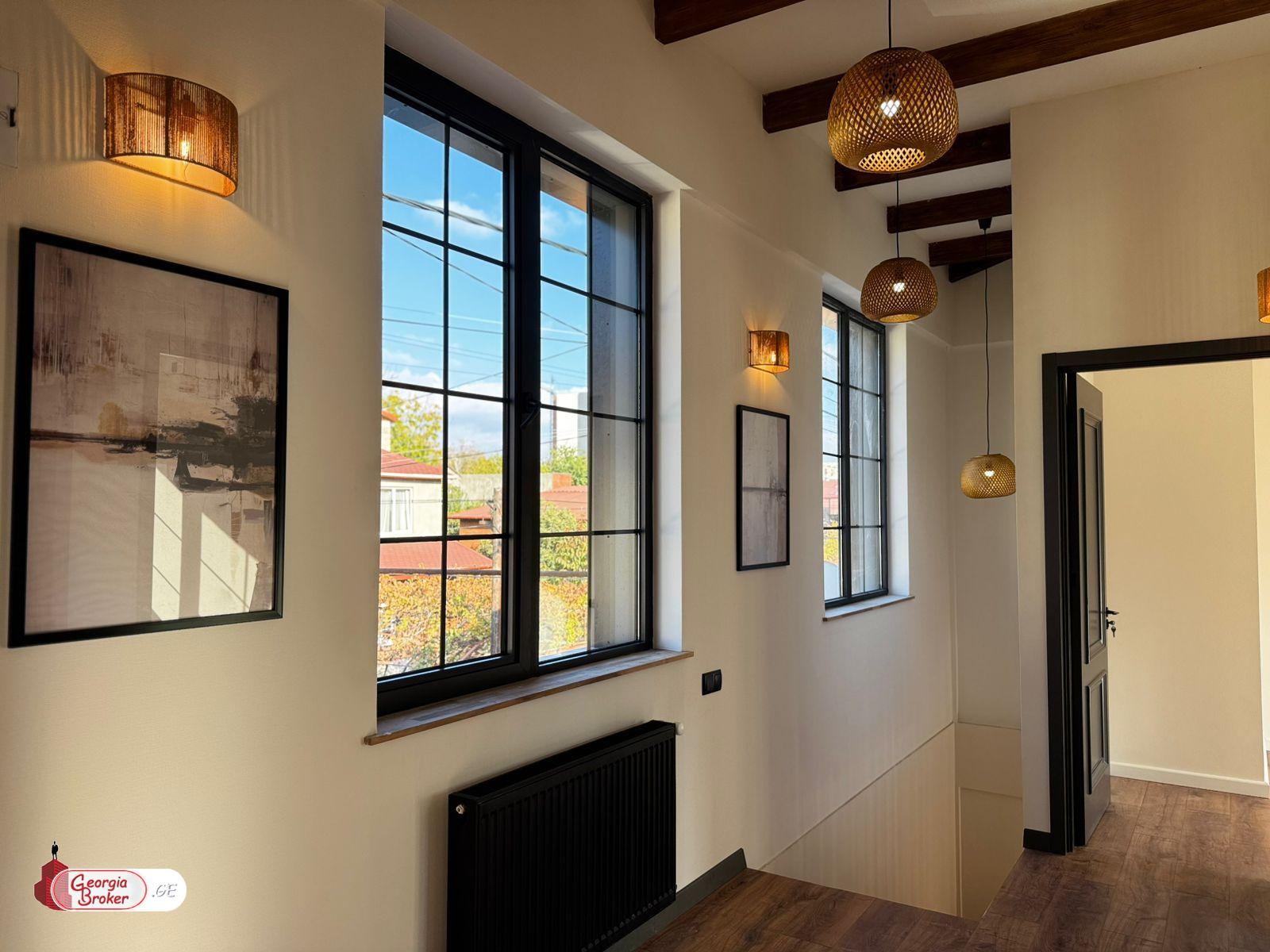 იყიდება ახალი გარემონტებული 5 ოთახიანი სახლი ისანში